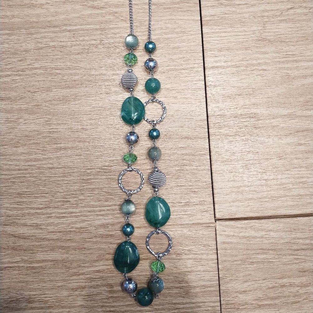 Costume Green Beaded and Silver Necklace